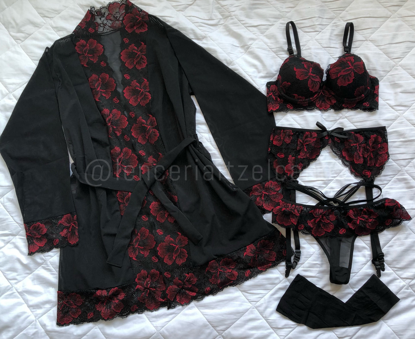 Set Orquidea negro con vino + bata